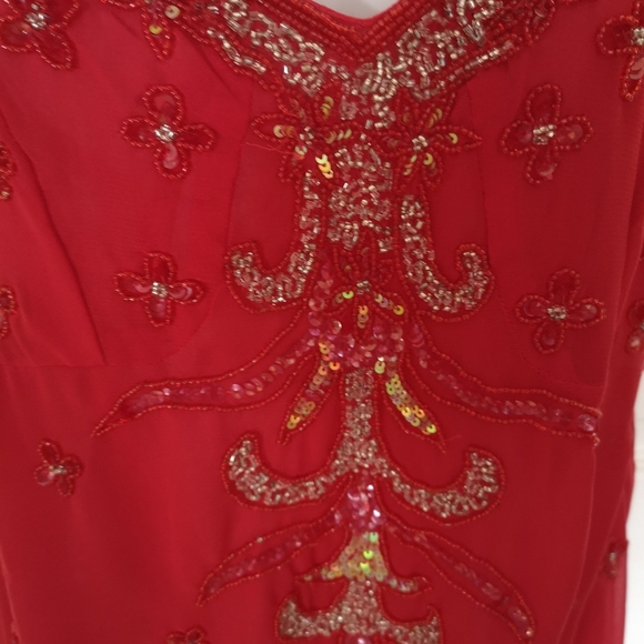 Red beaded tunic - Picture 2 of 6